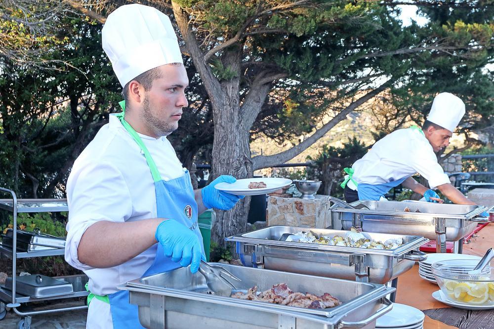 Touring Club Italiano - La Maddalena Hotel Екстериор снимка