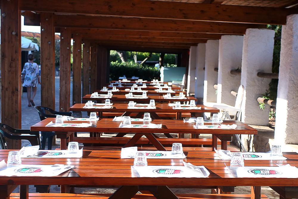 Touring Club Italiano - La Maddalena Hotel Екстериор снимка